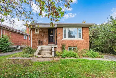 14 Alexis Boulevard Main, Toronto, On M3h 2p3