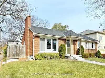 246 Horsham Avenue Bsmt, Toronto, On M2n 2a6