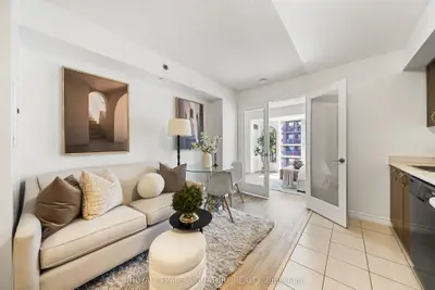 35 Saranac Boulevard 721, Toronto, On M6a 2g4