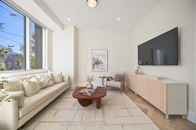18 Greenbriar Road 3, Toronto, On M2k 0g7
