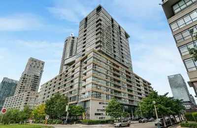 10 Capreol Court 828, Toronto, On M5v 4b3