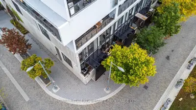 20 Trolley Crescent Th 209, Toronto, On M5a 0h4