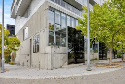 20 Trolley Crescent Th 209, Toronto, On M5a 0h4