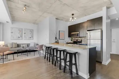 400 Wellington Street W 802, Toronto, On M5v 0b5