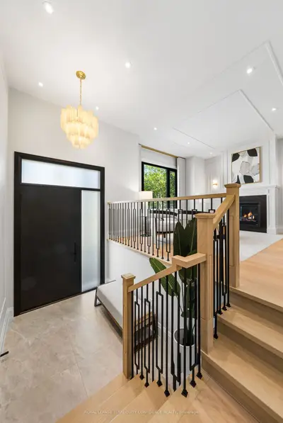 333 Horsham Avenue, Toronto, On M2r 1g8