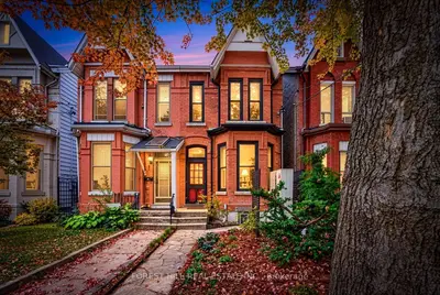 44 Russell Street, Toronto, On M5s 1b7