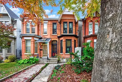 44 Russell Street, Toronto, On M5s 1b7