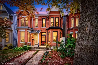 44 Russell Street, Toronto, On M5s 1b7