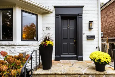 110 Chatsworth Drive, Toronto, On M4r 1r9