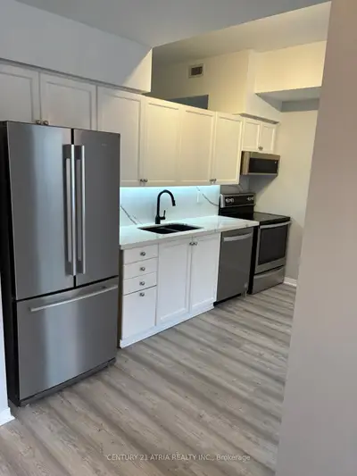 140 Bathurst Street 103, Toronto, On M5v 3n8