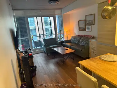 20 Minowan Miikan Lane 404, Toronto, On M6j 0e5