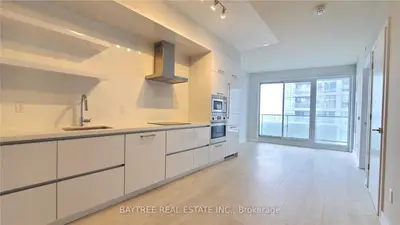 2221 Yonge Street 2004, Toronto, On M4s 2b4