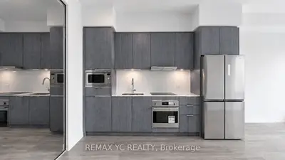 8 Olympic Garden Drive 411, Toronto, On M2m 0b9