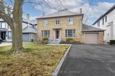 12 Tregellis Road, Toronto, On M3h 1k2
