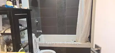 28 Avondale Avenue S 806, Toronto, On M2n 0k2