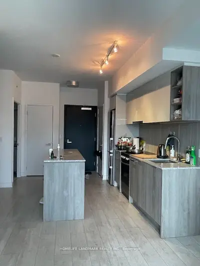 31 Tippett Road 1025, Toronto, On M3h 0c8