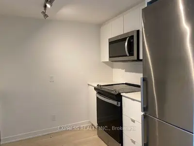 30 Tretti Way 1316, Toronto, On M3h 0e3
