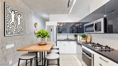 39 Brant Street 203, Toronto, On M5v 0m8