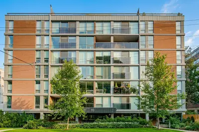 70 Montclair Avenue 203, Toronto, On M5p 1p7
