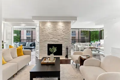 70 Montclair Avenue 203, Toronto, On M5p 1p7