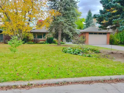 14 Rollscourt Drive, Toronto, On M2l 1x5
