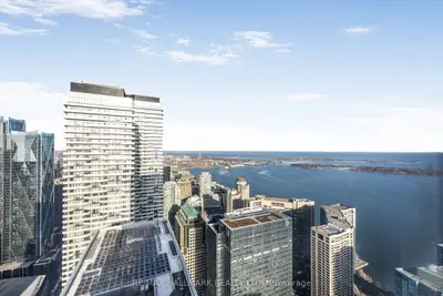10 York Street 6403, Toronto, On M5j 0e1