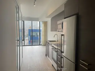 28 Wellesley Street E 205, Toronto, On M4y 1g3