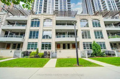 761 Bay Street Th 8, Toronto, On M5g 2r2