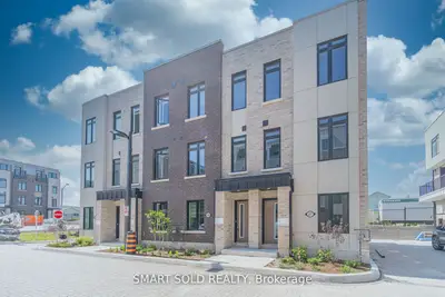 29 Spruce Pines Crescent, Toronto, On M4a 1y7