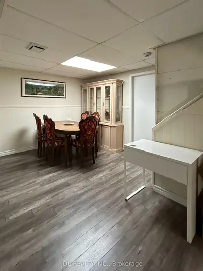3 Butterfield Dr Drive Master Bedroom A Bsmt, Toronto, On M3a 2l9