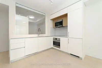 322 Dupont Street 306, Toronto, On M5r 0e3