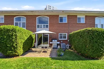 25 Esterbrooke Avenue 102, Toronto, On M2j 2c5