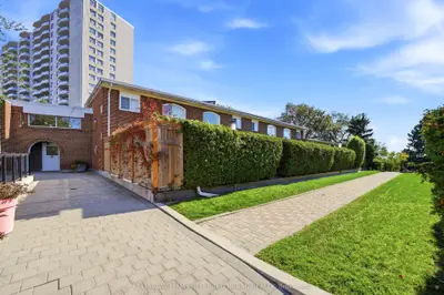 25 Esterbrooke Avenue 102, Toronto, On M2j 2c5