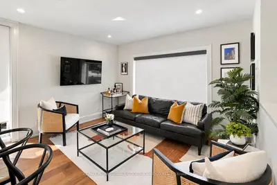 1657 Bathurst Street 2a, Toronto, On M5p 3j8