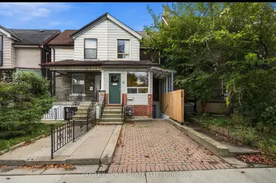 15 Lumbervale Avenue, Toronto, On M6h 1c7