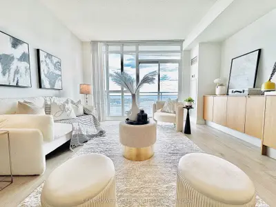 21 Iceboat Terrace 3807, Toronto, On M5v 4a9