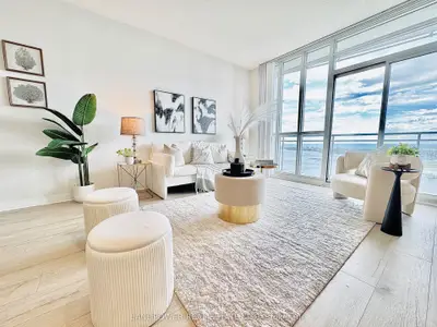 21 Iceboat Terrace 3807, Toronto, On M5v 4a9