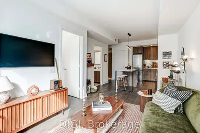 120 Ontario Street Q702, Toronto, On M5a 1c4