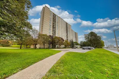 5 Parkway Forest Drive 1911, Toronto, On M2j 1l2