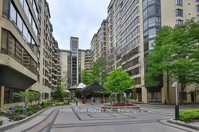 211 Saint Patrick Street S C-ph 10, Toronto, On M5t 2y9