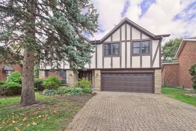 35 Tofino Crescent, Toronto, On M3b 1r9