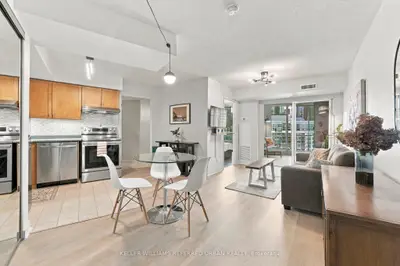 650 Queens Quay W 1102, Toronto, On M5v 2y7