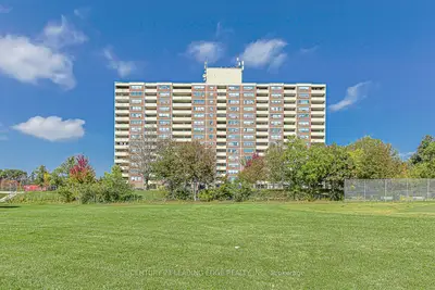 25 Sunrise Avenue 301, Toronto, On M4a 2s2