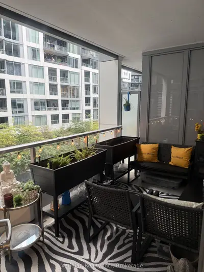 576 Front Street W 418, Toronto, On M5v 0p8
