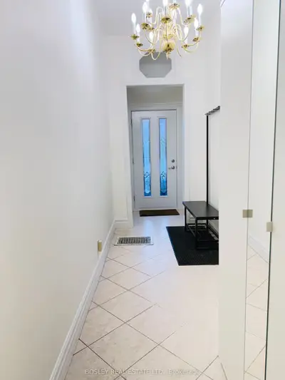 260 Ossington Avenue Upper, Toronto, On M6j 3a2