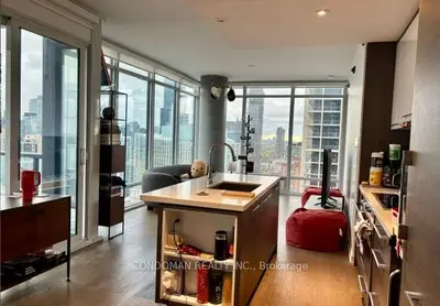 488 University Avenue 2502, Toronto, On M5g 0c1