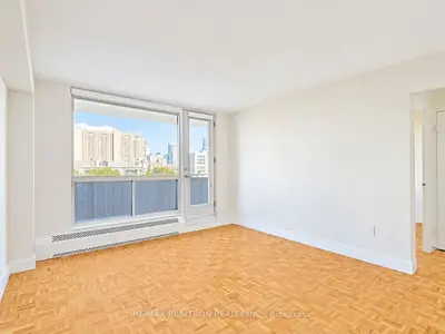 666 Spadina Avenue 1206, Toronto, On M5s 2h8