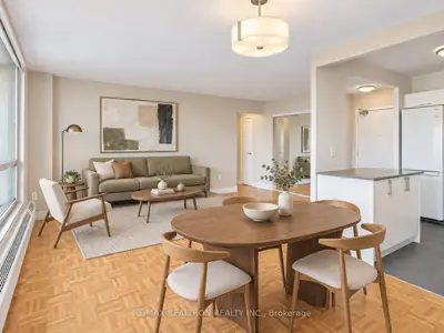 666 Spadina Avenue 2209, Toronto, On M5s 2h8