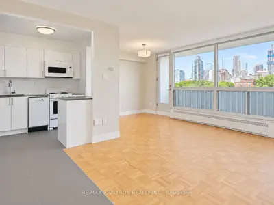 666 Spadina Avenue 2209, Toronto, On M5s 2h8