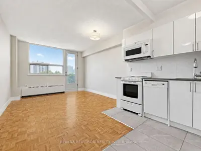 1500 Bathurst Street 907, Toronto, On M5p 3l3
